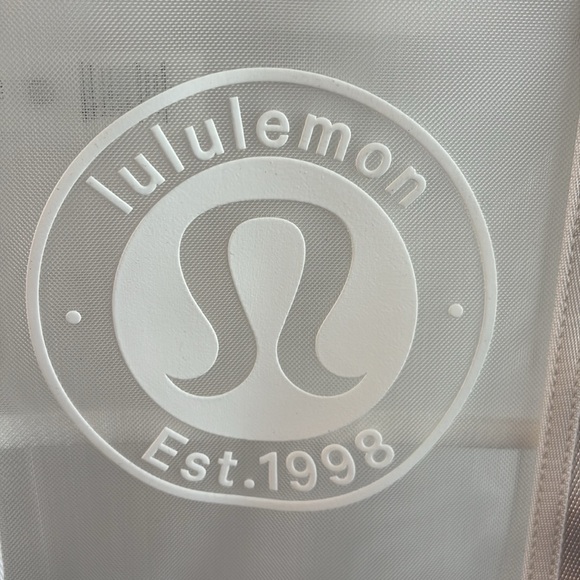 NWT Lululemon Daily Multi- Pocket Mesh Tote Bag 20L - Picture 5 of 10